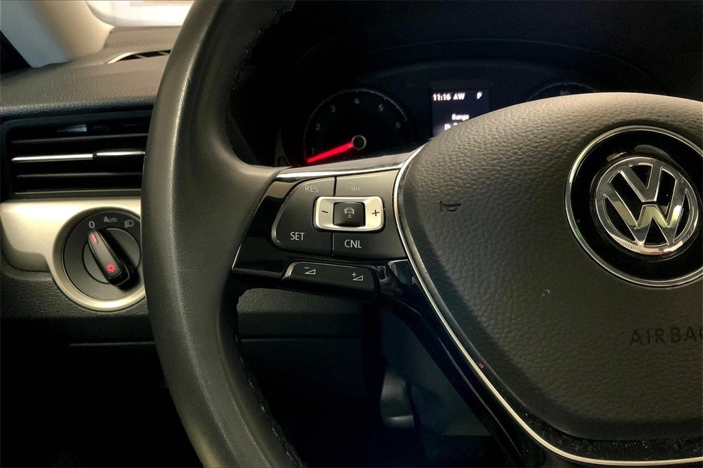 2022 Volkswagen Passat 2.0T SE