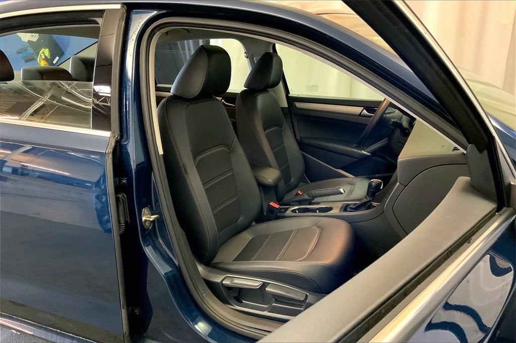 2022 Volkswagen Passat 2.0T SE