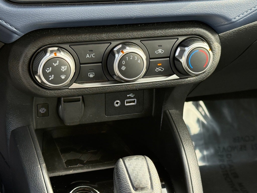 2023 Nissan Versa 1.6 SV