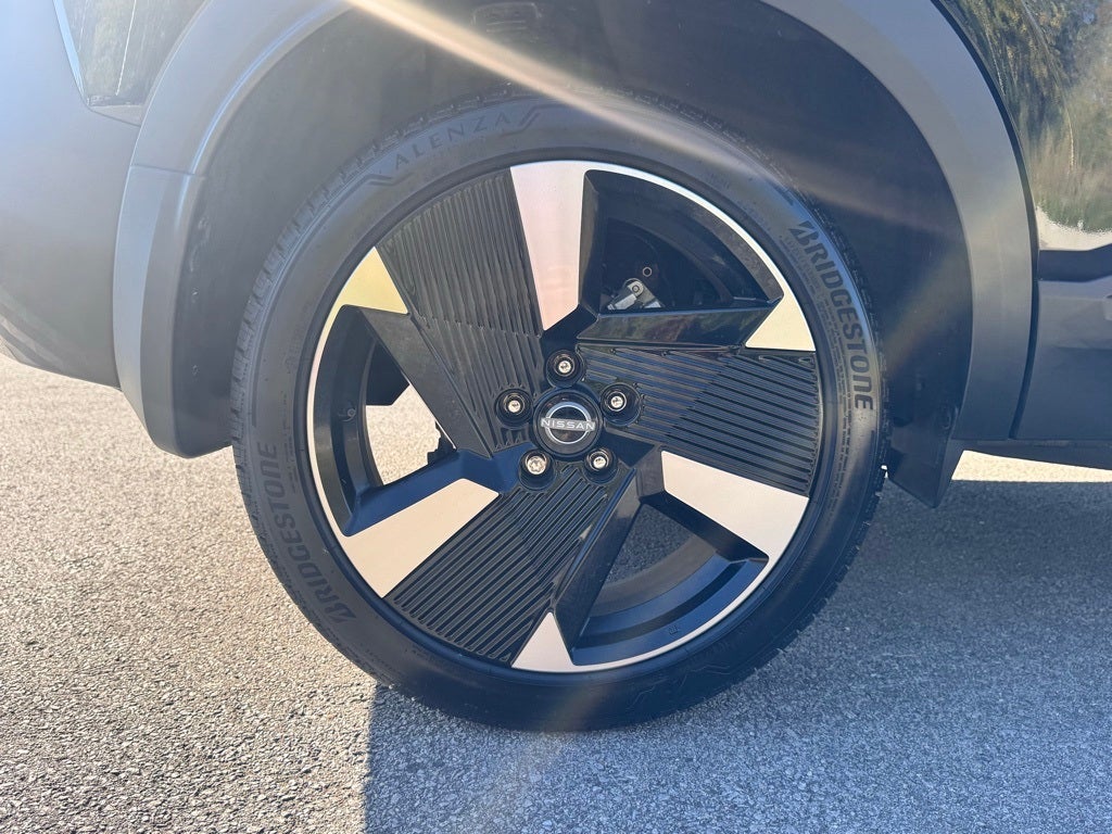 2025 Nissan Kicks SR AWD