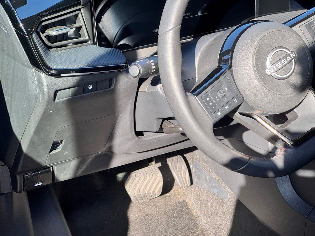 2025 Nissan Kicks SR AWD