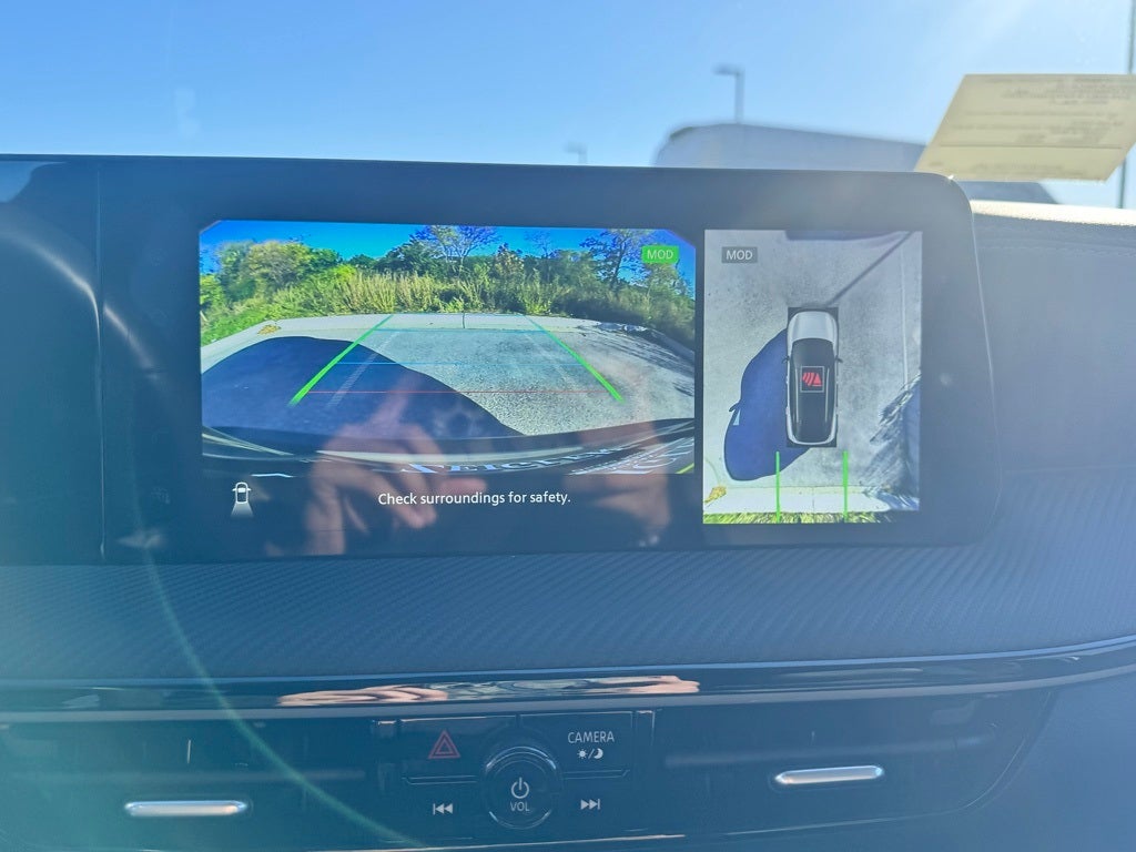 2025 Nissan Kicks SR AWD