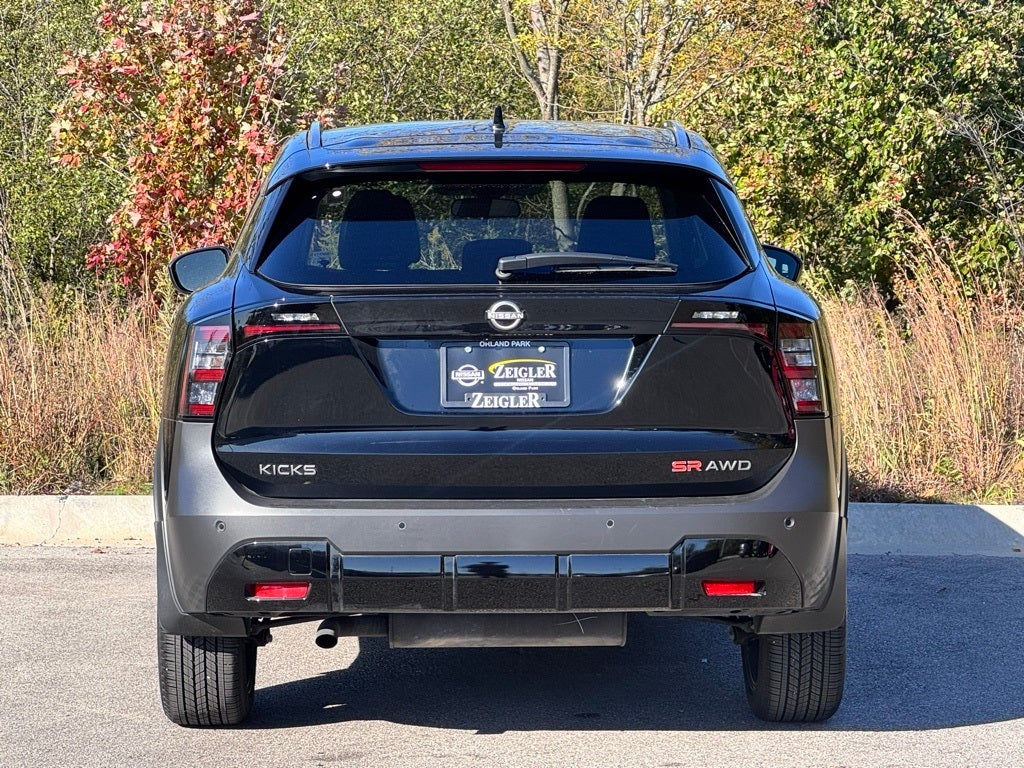 2025 Nissan Kicks SR AWD