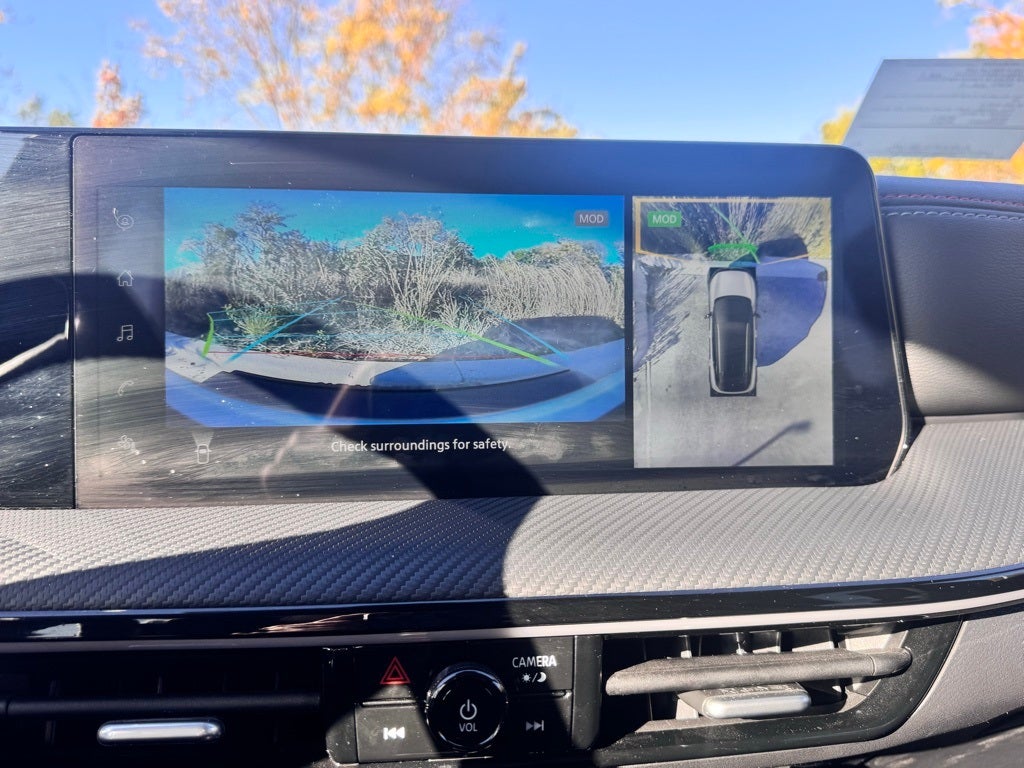 2025 Nissan Kicks SR AWD