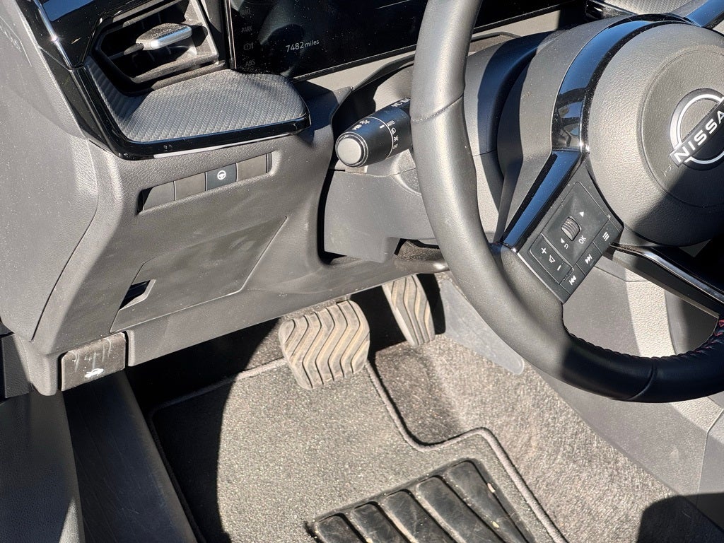 2025 Nissan Kicks SR AWD