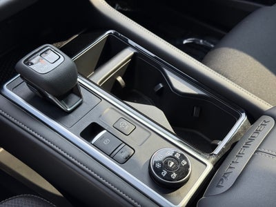 2025 Nissan Pathfinder SV 4WD