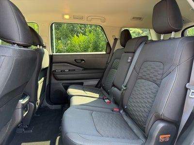 2025 Nissan Pathfinder SV 4WD