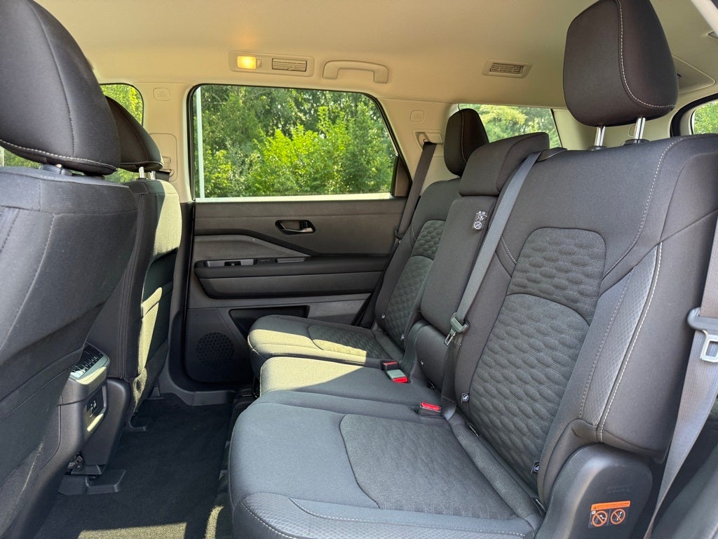 2025 Nissan Pathfinder SV 4WD