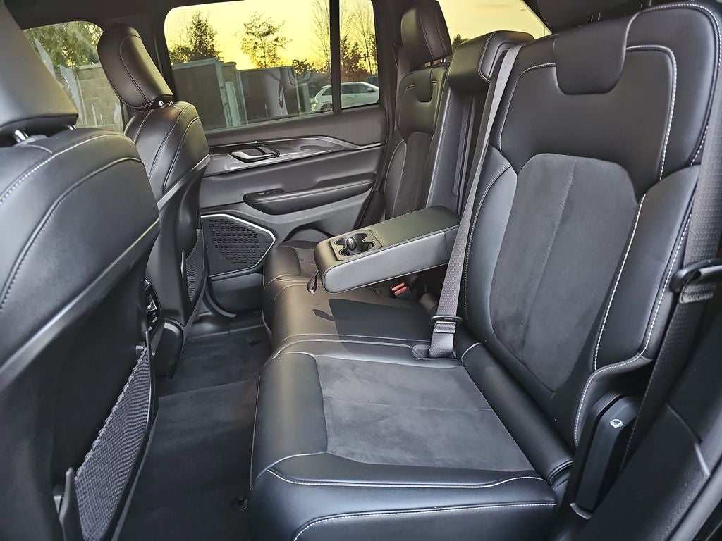 2022 Jeep Grand Cherokee Altitude