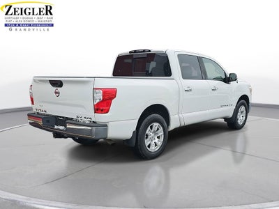 2018 Nissan Titan Base