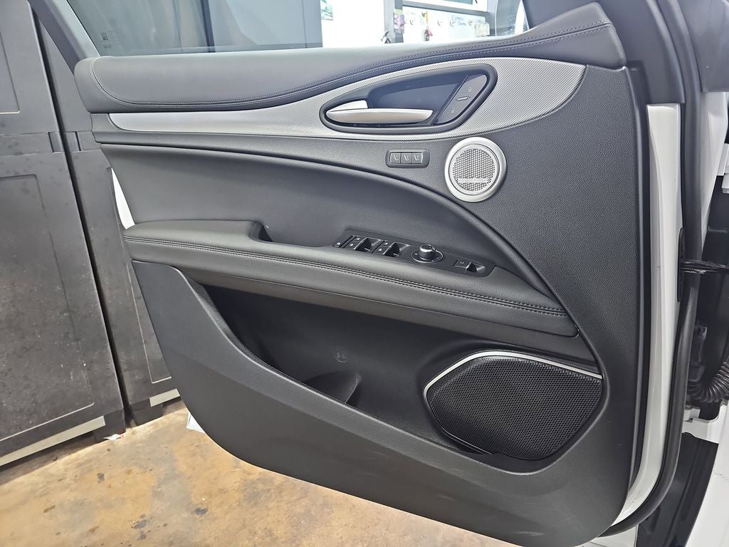 2023 Alfa Romeo Stelvio Veloce