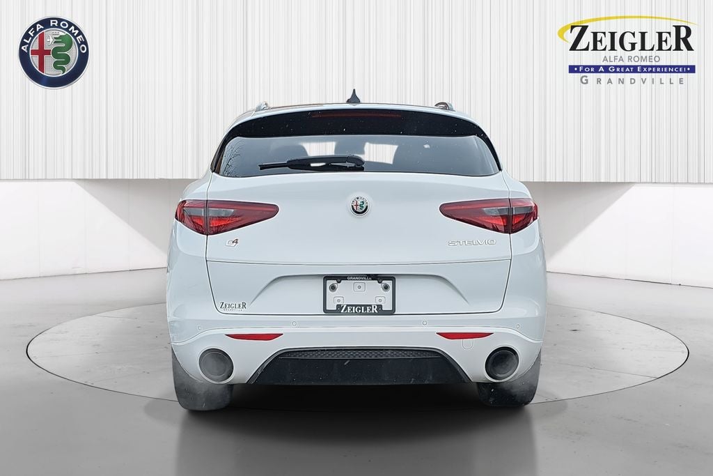 2023 Alfa Romeo Stelvio Veloce