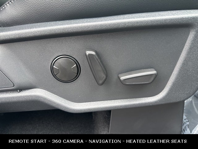 2025 Ford Bronco Outer Banks BLACKOUT PACKAGE