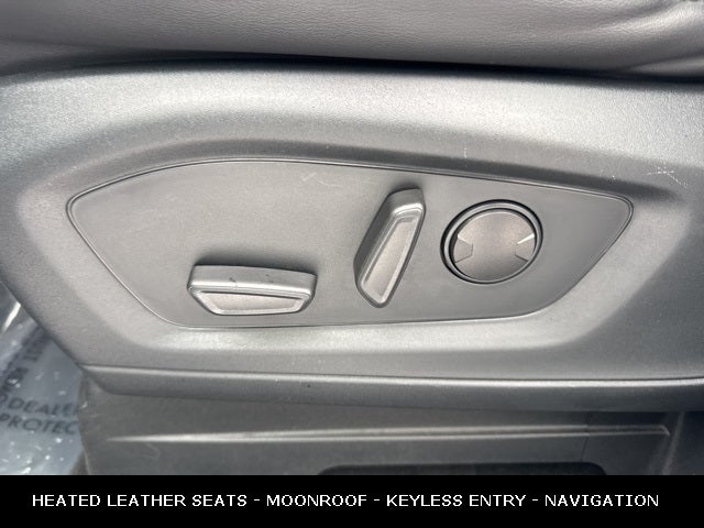 2022 Ford Explorer XLT TWIN PANEL MOONROOF