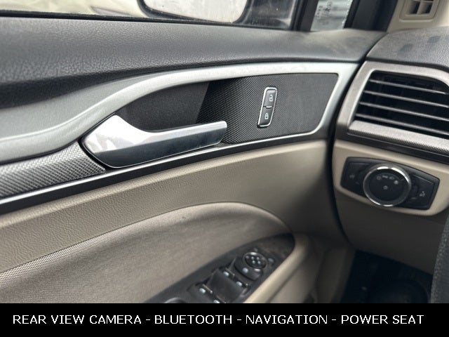 2019 Ford Fusion Hybrid SE 42 MPG