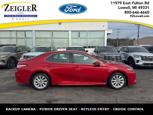 2020 Toyota Camry SE 39 MPG