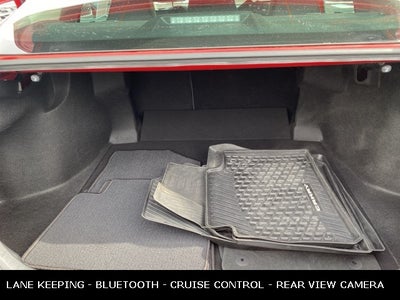 2020 Toyota Camry SE 39 MPG