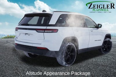 2023 Jeep Grand Cherokee Altitude X Power Sunroof & Radio: Uconnect 5 w/8.4" Display &