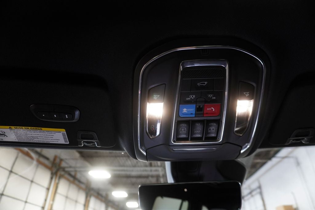 2024 Jeep Grand Cherokee Limited Navigation System & Dual-Pane Panoramic Sunroof