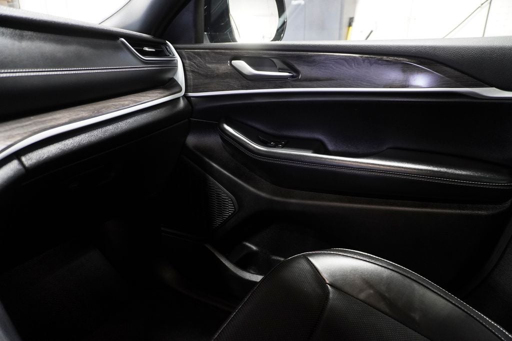 2024 Jeep Grand Cherokee Limited Navigation System & Dual-Pane Panoramic Sunroof