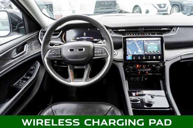 2023 Jeep Grand Cherokee Limited Blackout Package with Navigation