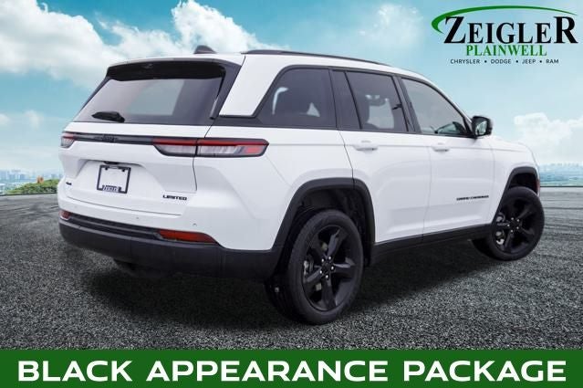 2023 Jeep Grand Cherokee Limited Blackout Package with Navigation