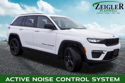 2023 Jeep Grand Cherokee Limited Blackout Package with Navigation