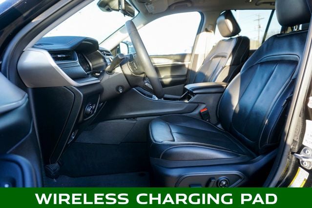 2023 Jeep Grand Cherokee Limited Blackout Package with Navigation