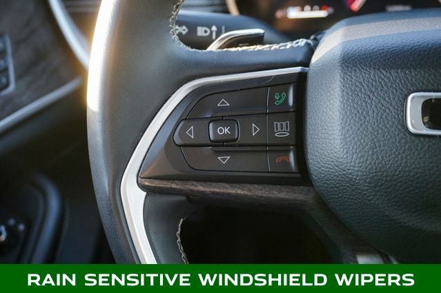 2023 Jeep Grand Cherokee Limited Blackout Package with Navigation