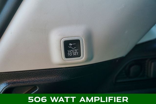 2023 Jeep Grand Cherokee Limited Blackout Package with Navigation