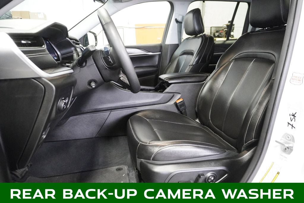 2023 Jeep Grand Cherokee Limited Blackout Package with Navigation