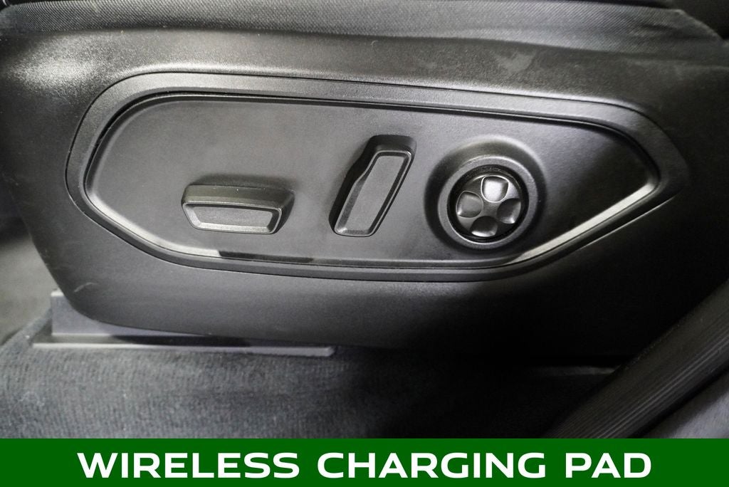 2023 Jeep Grand Cherokee Limited Blackout Package with Navigation