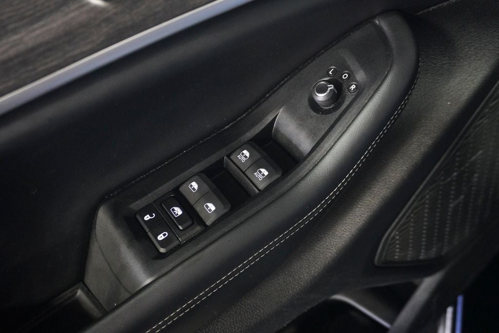 2024 Jeep Grand Cherokee Limited Navigation System & Dual-Pane Panoramic Sunroof