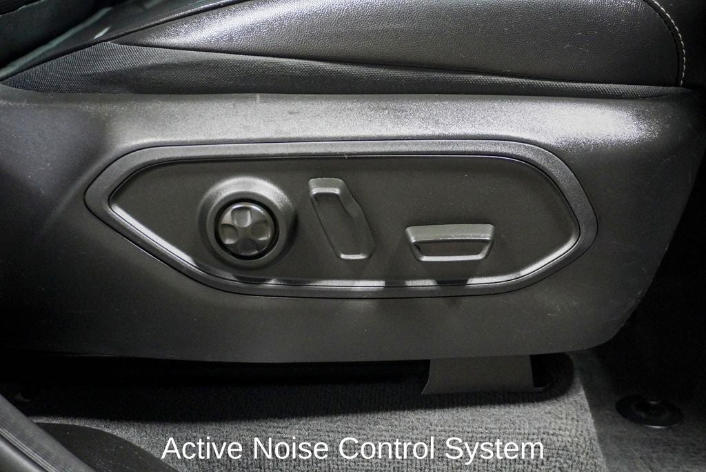 2024 Jeep Grand Cherokee L Limited Navigation System & Dual-Pane Panoramic Sunroof