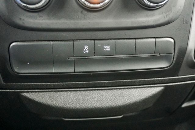 2022 RAM 1500 Classic SLT Apple CarPlay & ParkView Rear Back-Up Camera