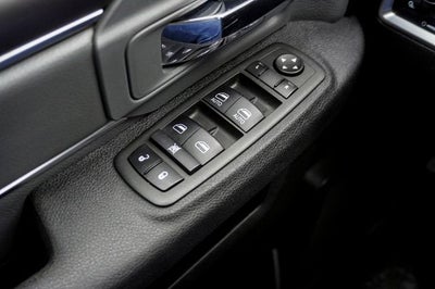 2023 RAM 1500 Classic SLT ParkView Rear Back-Up Camera & Integrated Voice Co