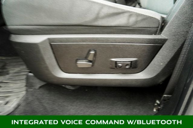 2022 RAM 1500 Classic SLT ParkView Rear Back-Up Camera & Integrated Voice Co