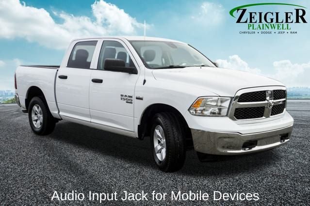 2022 RAM 1500 Classic SLT ParkView Rear Back-Up Camera & Integrated Voice Co