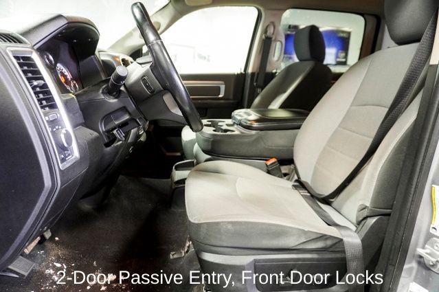 2022 RAM 1500 Classic SLT ParkView Rear Back-Up Camera & Integrated Voice Co