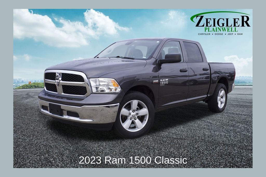 2023 RAM 1500 Classic SLT Apple CarPlay & ParkView Rear Back-Up Camera