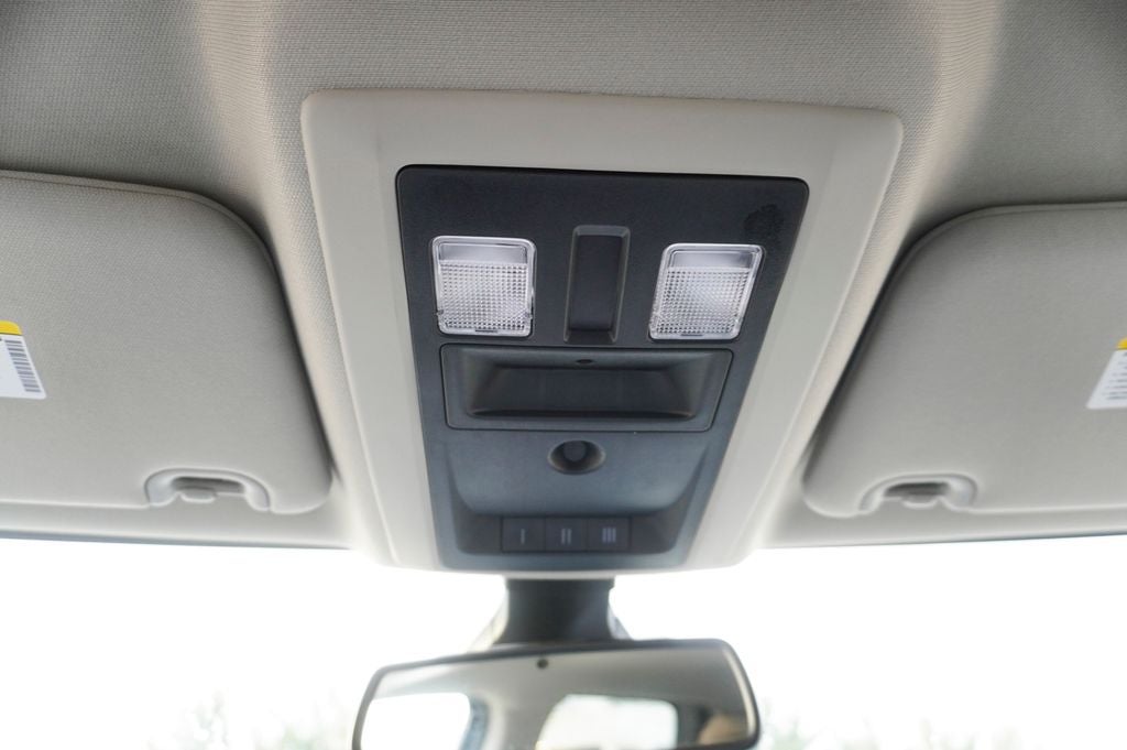 2022 RAM 1500 Classic SLT ParkView Rear Back-Up Camera & Integrated Voice Co