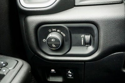 2025 RAM 1500 Big Horn/Lone Star Integrated Voice Command w/Bluetooth