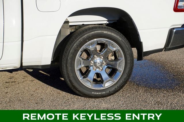 2022 RAM 1500 Big Horn/Lone Star Navigation System & ParkView Rear Back-Up Camera