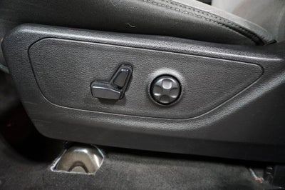 2021 RAM 1500 Big Horn/Lone Star Integrated Voice Command w/Bluetooth &Uconnect 4 w