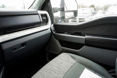 2023 Ford F-350SD XLT 5th Wheel/Gooseneck Hitch Prep Package