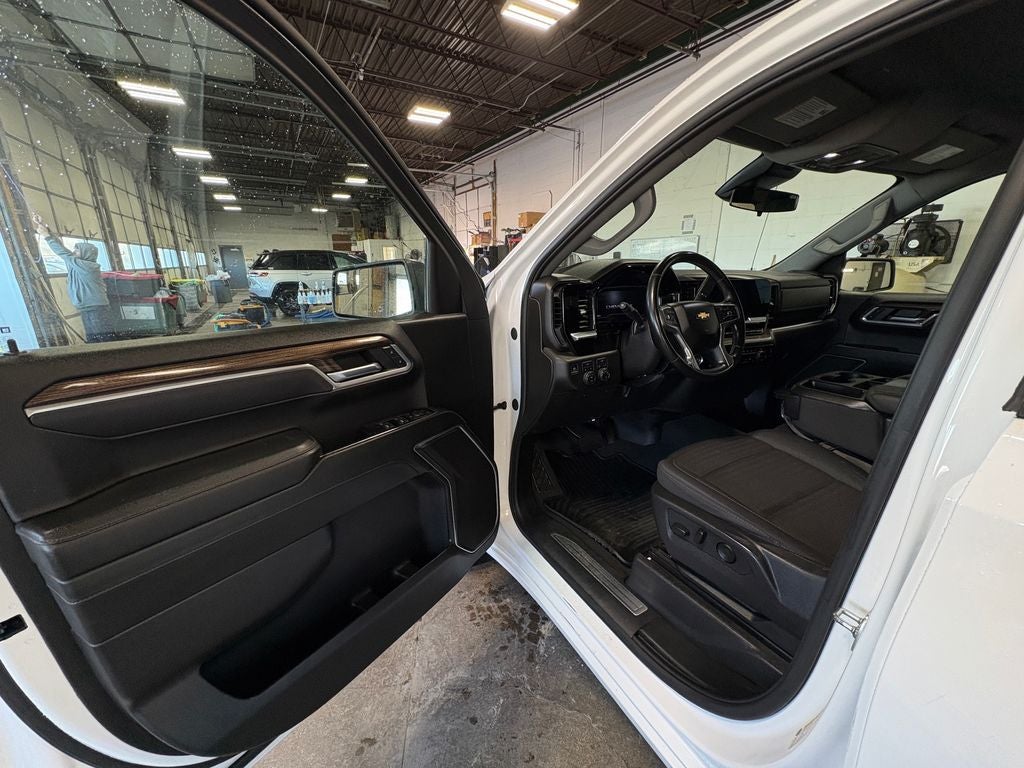 2025 Chevrolet Silverado 1500 LT LT1