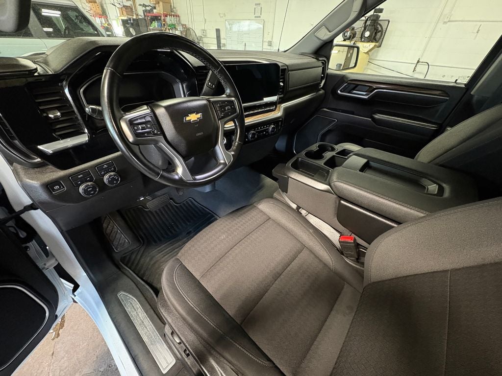 2025 Chevrolet Silverado 1500 LT LT1