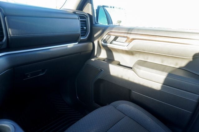 2025 Chevrolet Silverado 1500 LT Navigation System & Apple CarPlay/Android Auto