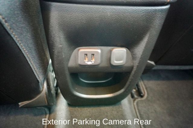 2022 GMC Canyon AT4 w/Leather Exterior Parking Camera Rear & Apple CarPlay/Andro