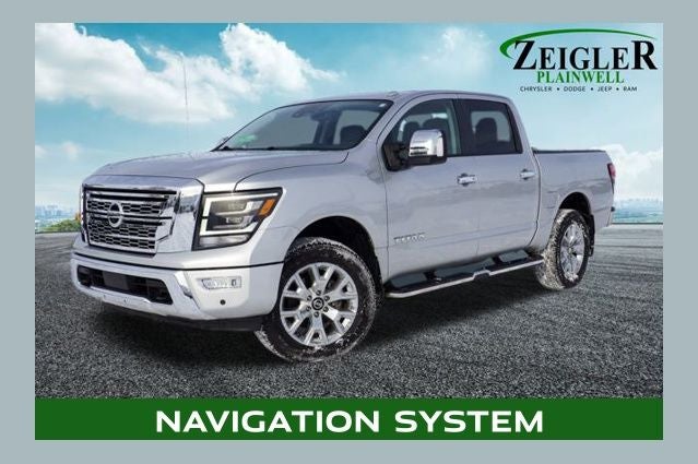 2021 Nissan Titan SL Navigation System & Dual Panel Panoramic Moonroof